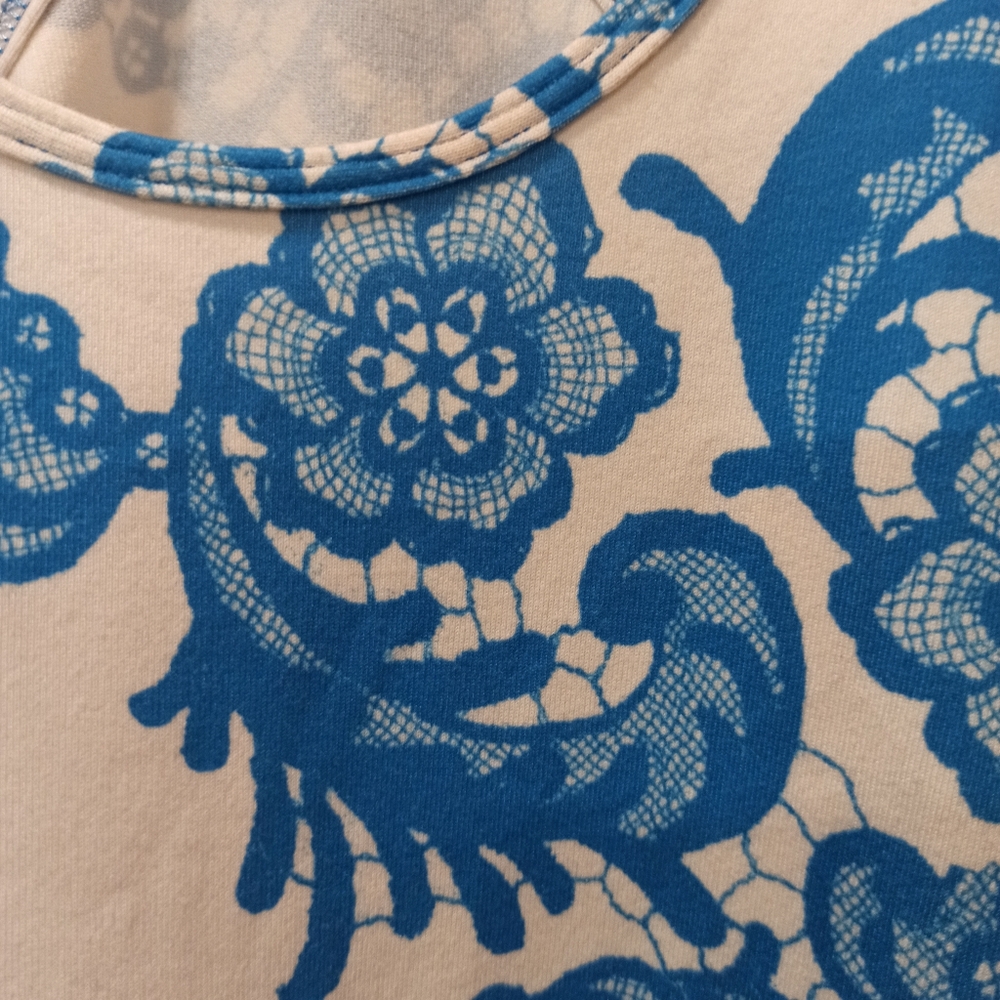 Lululemon Sz 4 Cool Racerback Tank Top Small White Blue Floral Luon Yoga - Picture 4 of 9